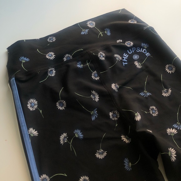 SoulCycle x The Upside Daisy Leggings - Picture 5 of 8